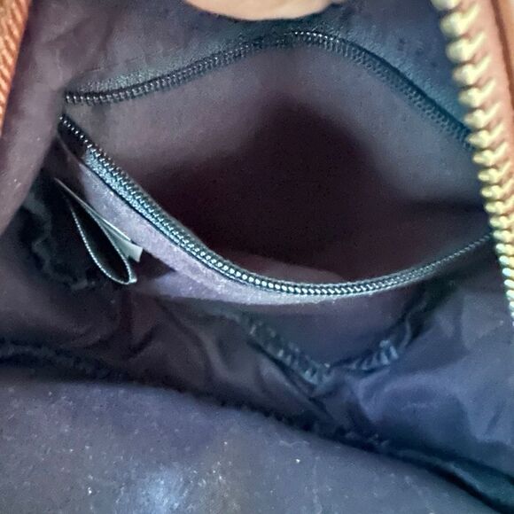 Harry Potter Hogwarts Crest Mini Backpack with Pink Pygmy Puff Keyring Brown - Picture 8 of 9